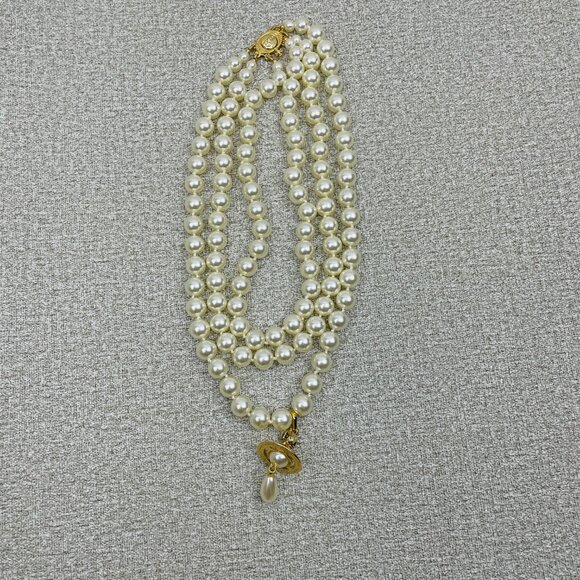 Vivienne Westwood Pearl Necklace Gold Pendant - Picture 4 of 9